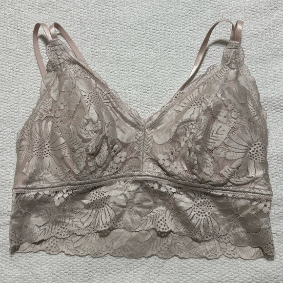 Aerie Eyelash Lace Padded Plunge Bralette in Nude - Picture 4 of 9